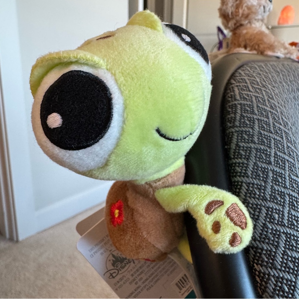 Disney Parks Squirt Baby Turtle From Finding Nemo Magnet Plush Stuffed Animal